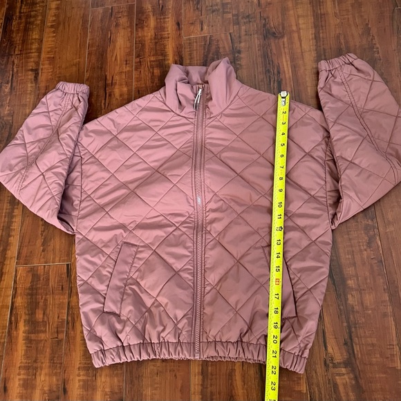 Vuori Echo Insulated Bomber Jacket - Picture 7 of 9